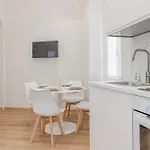 H11 Liberty In Riviera Daire *
